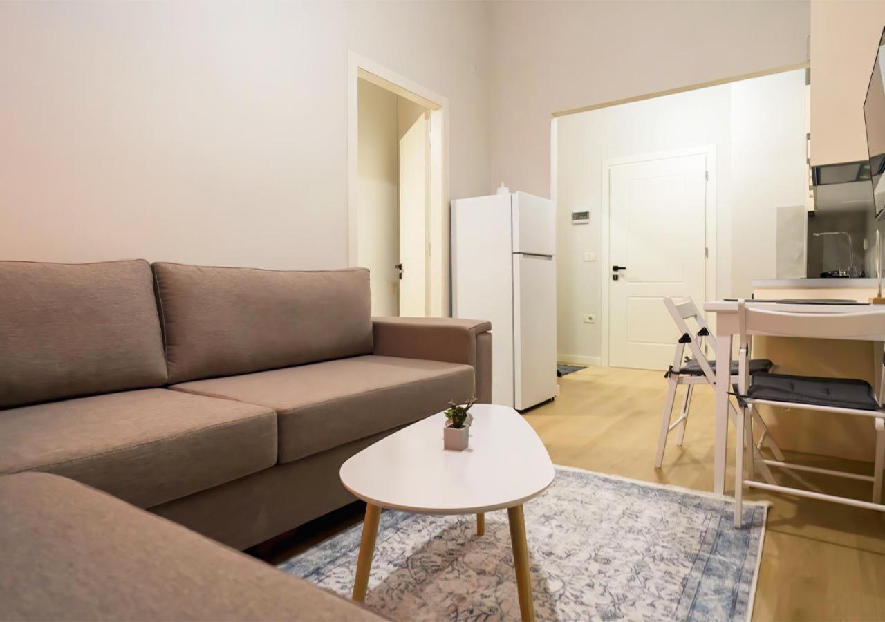 Home Inn Apartment Near City Center Tirana Bagian luar foto